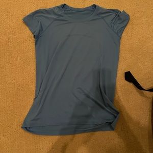 Light blue Women’s 14 short sleeve swiftly 2.0 shirt